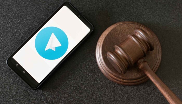 Burgemeester Van Utrecht Teruggefloten Telegram Is Geen Openbare Plaats Als Bedoeld In De APV