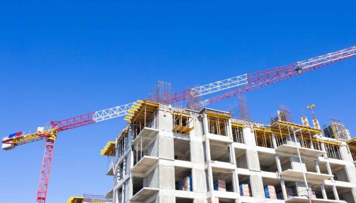 Het niet financieel rond krijgen van (ver)nieuwbouw woon-zorgcomplexen door de huurprijs